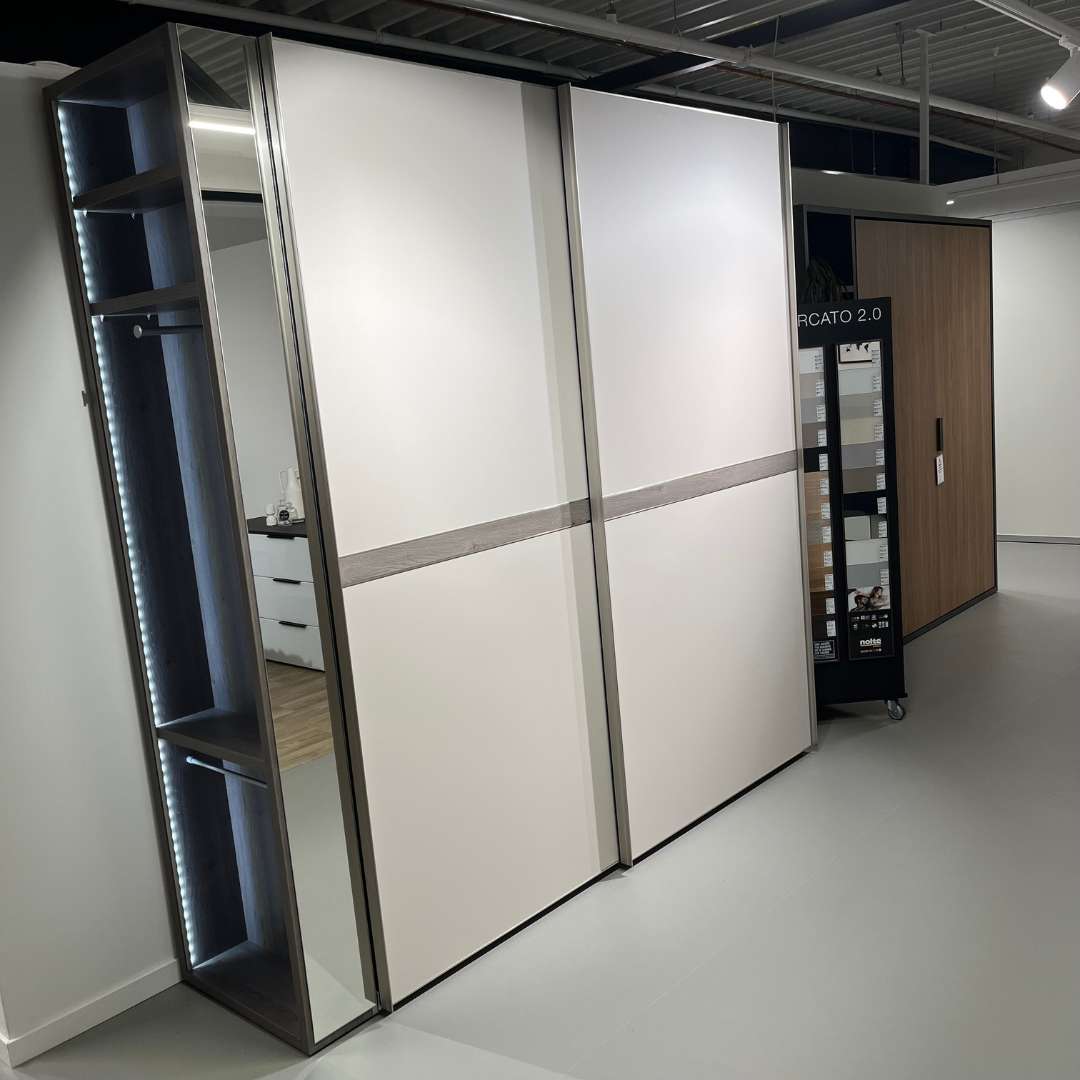 Showmodel Nolte Marcato schuifdeurkast 240 cm hoog