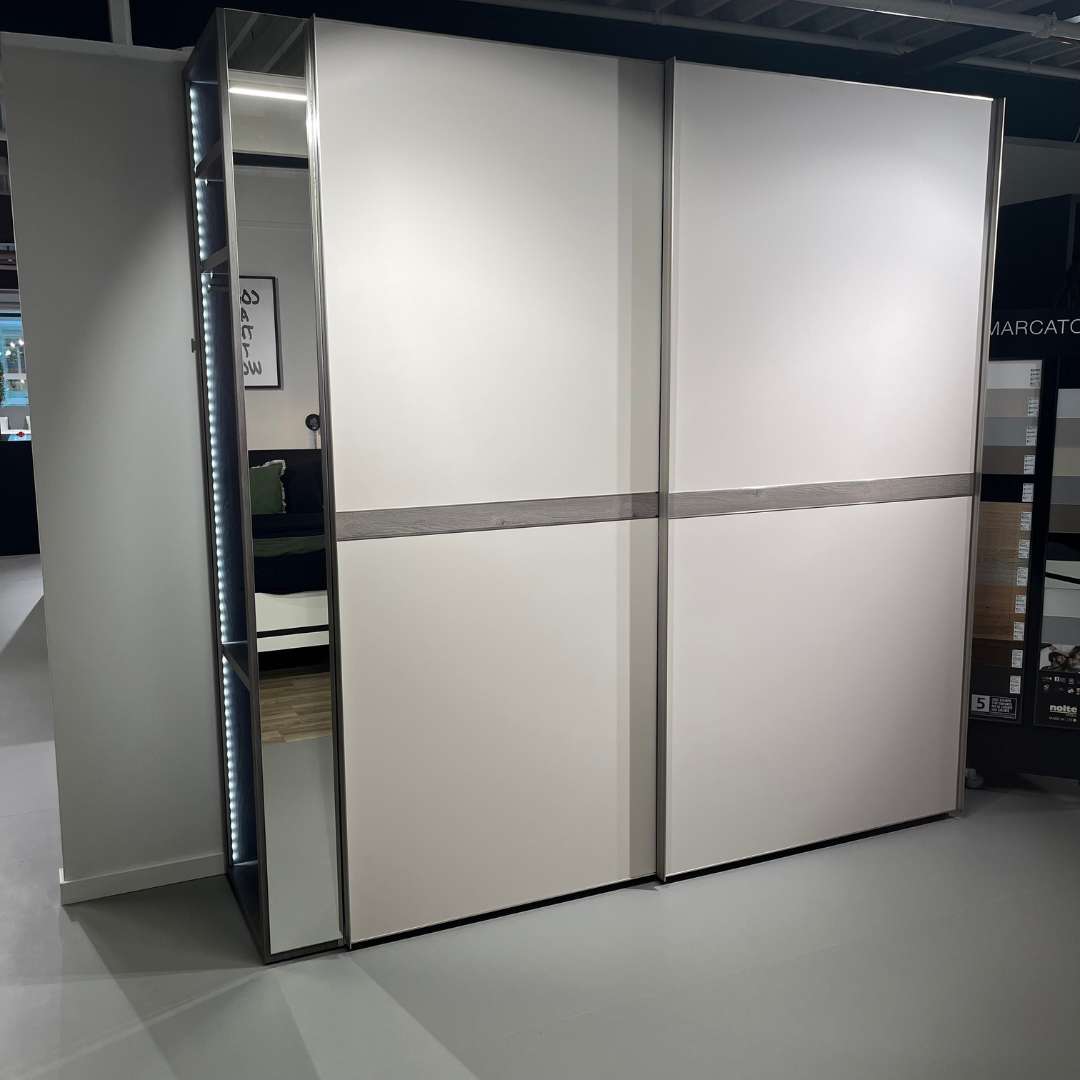 Showmodel Nolte Marcato schuifdeurkast 240 cm hoog