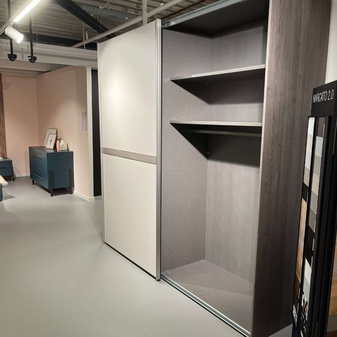 Showmodel Nolte Marcato schuifdeurkast 240 cm hoog