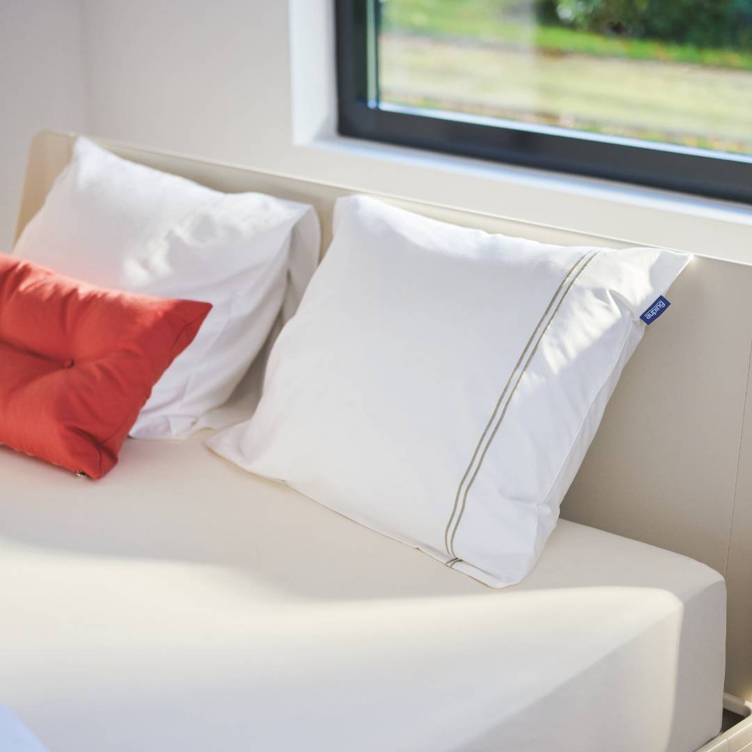 Auping Beige Lines Satin dekbedovertrek