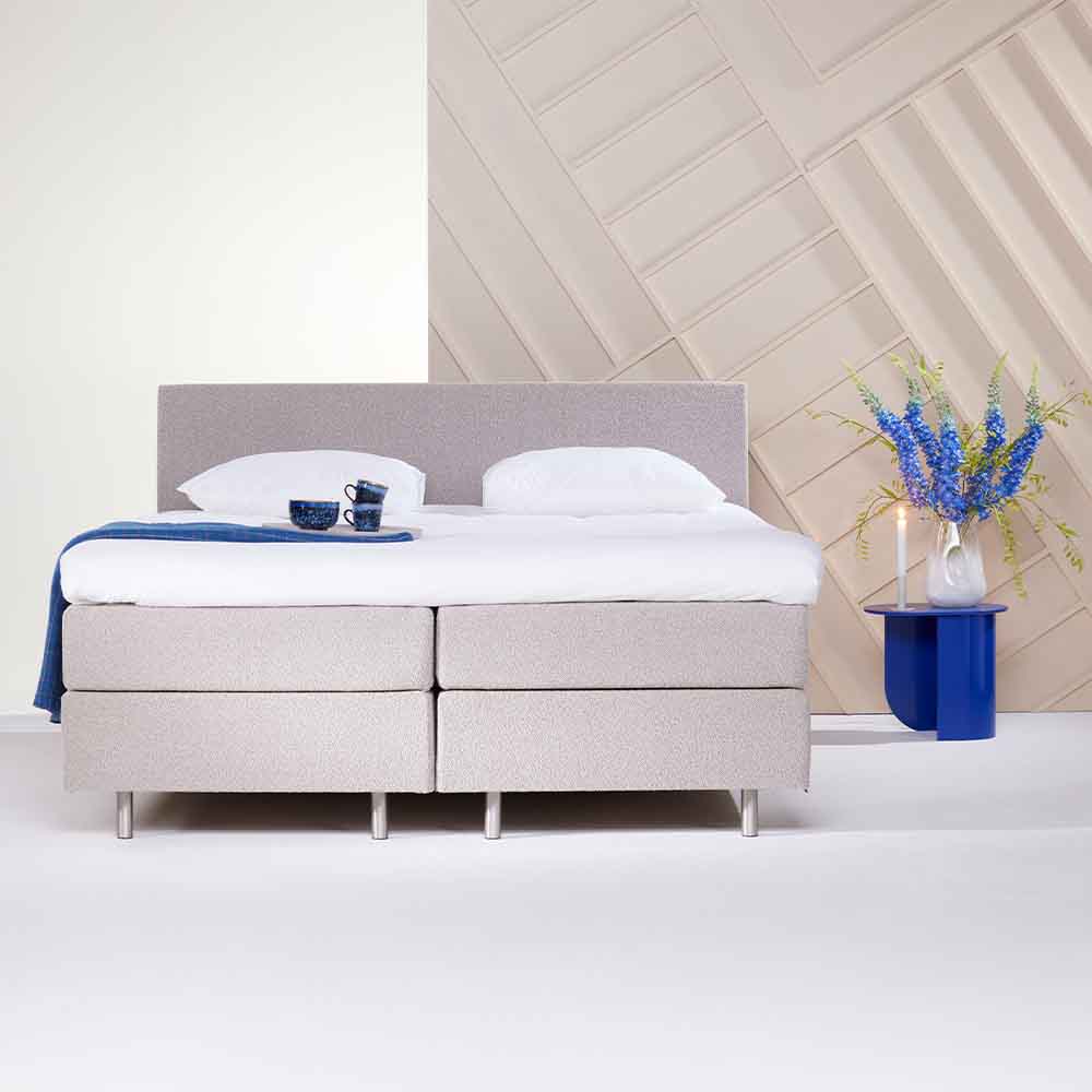 Eastborn boxspring Oblique