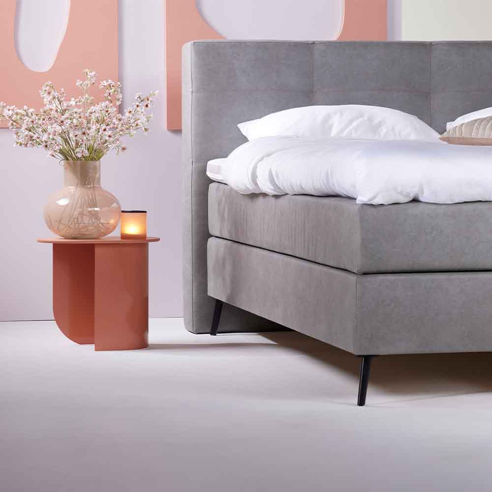 Eastborn boxspring Stud