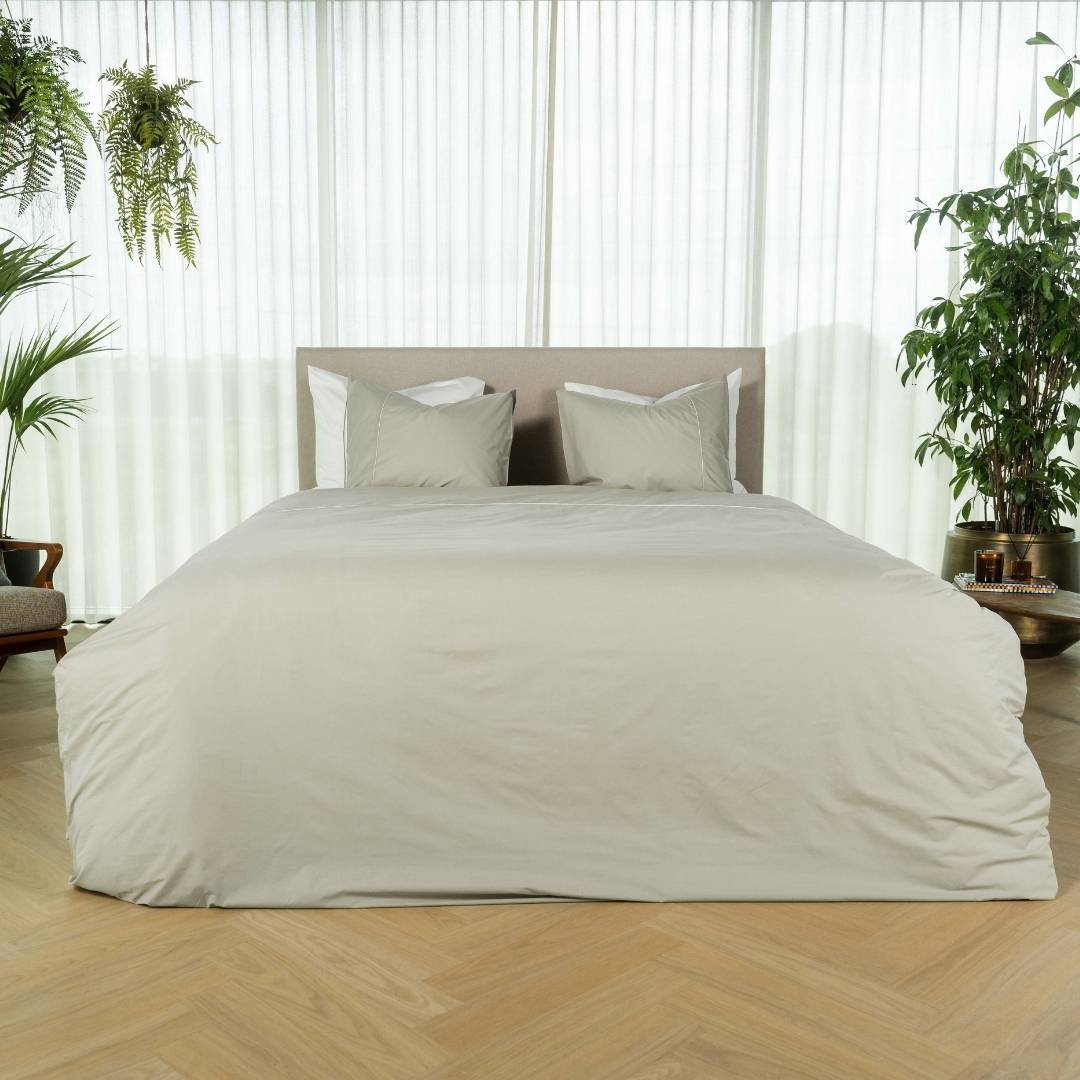 Kayori Sasaki Taupe