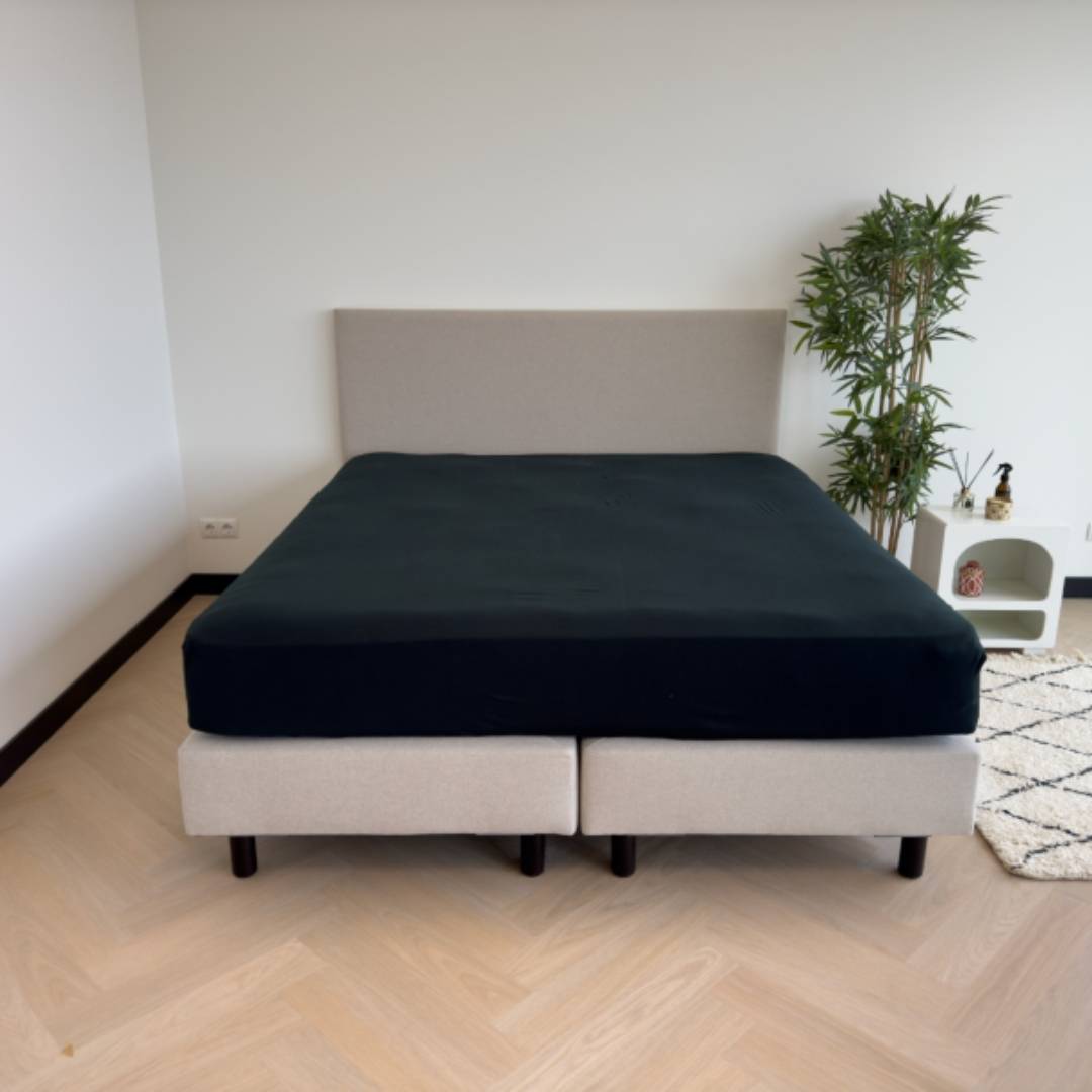 Kayori Saiko hoeslaken Zwart