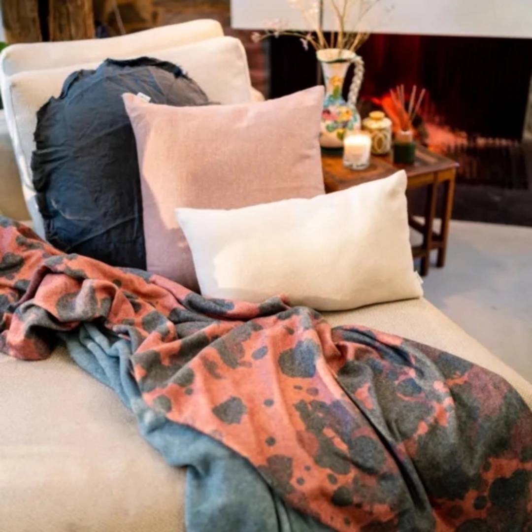 Kayori Adame sprei Terra