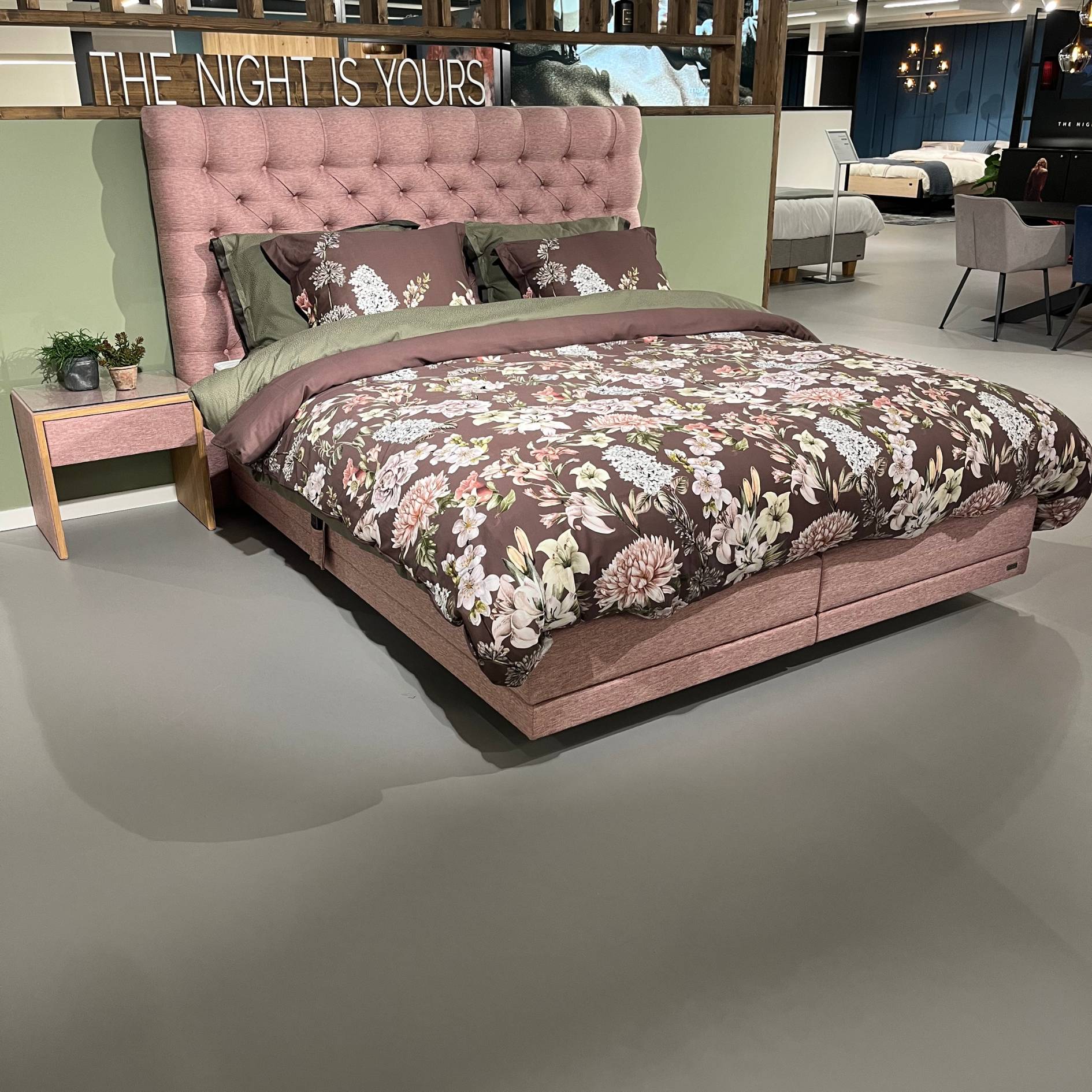 Showmodel Magnitude Churchill boxspring - 180 x 210 cm