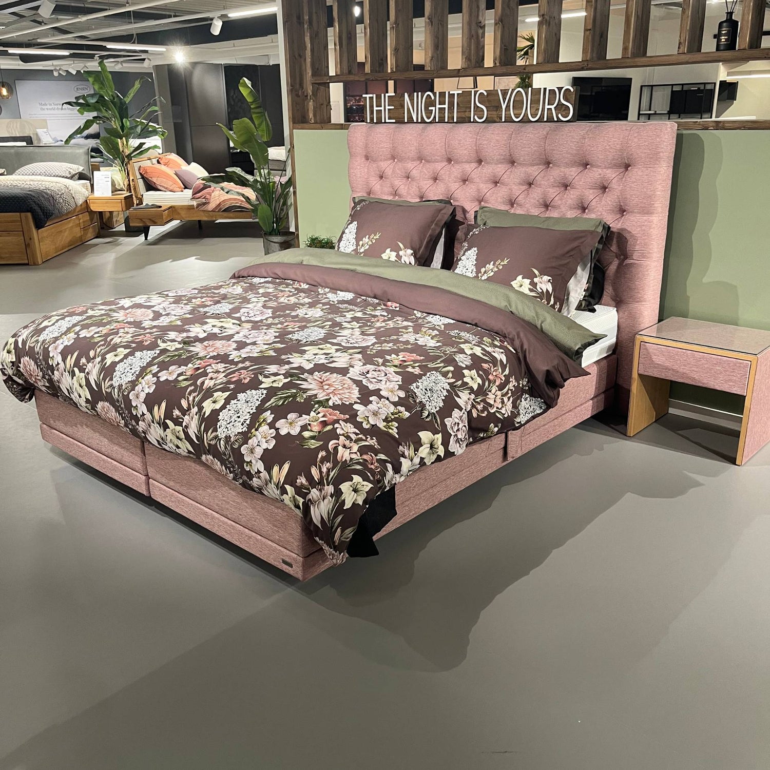 Showmodel Magnitude Churchill boxspring - 180 x 210 cm