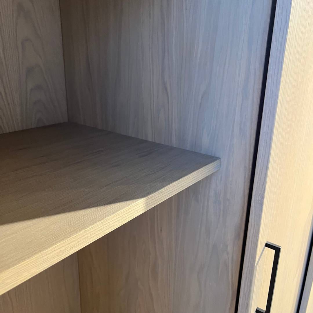 Showmodel Henk van den Broek linnenkast Iris