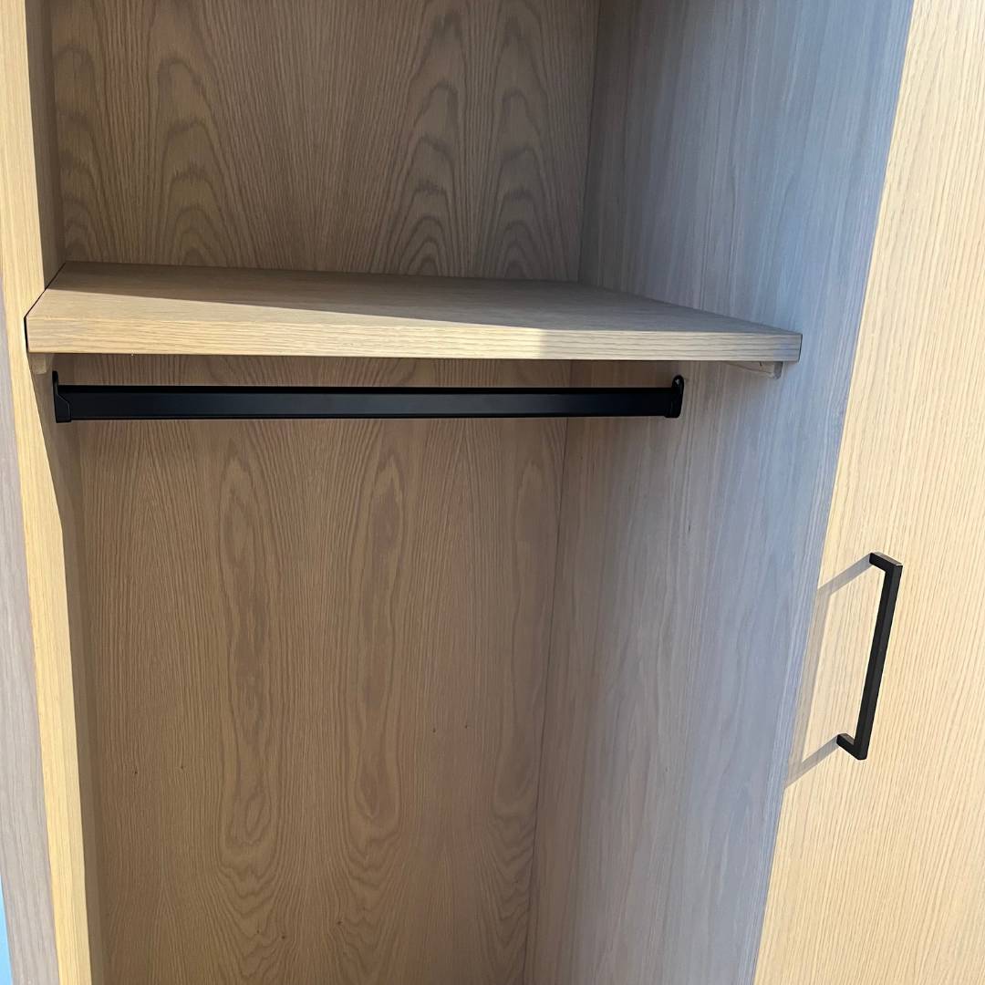 Showmodel Henk van den Broek linnenkast Iris