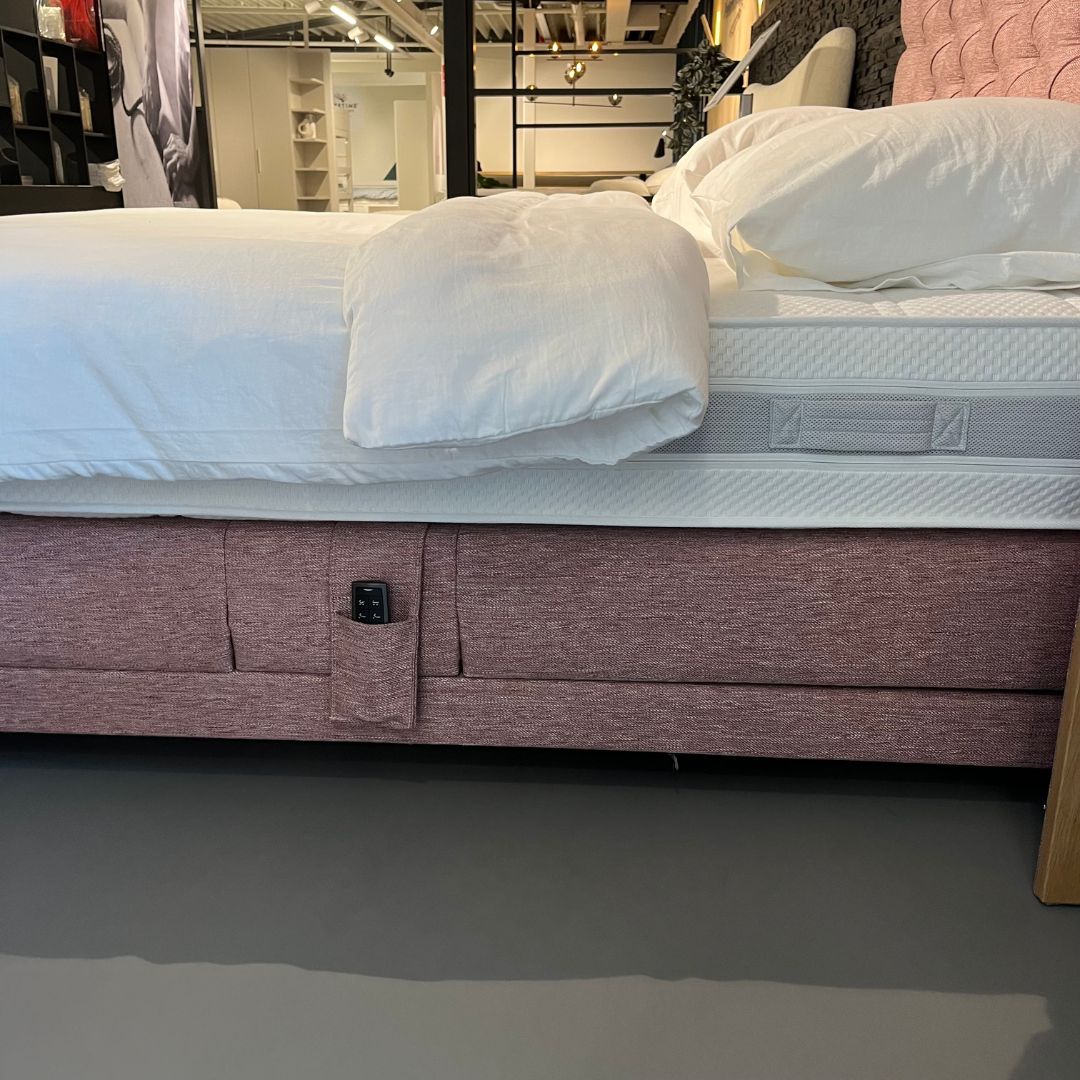 Showmodel Magnitude Churchill boxspring - 180 x 210 cm