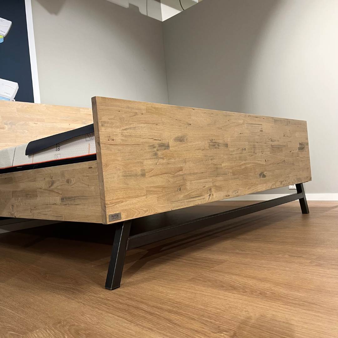 Showmodel Steel & Stockings Viggo - 180 x 200 cm