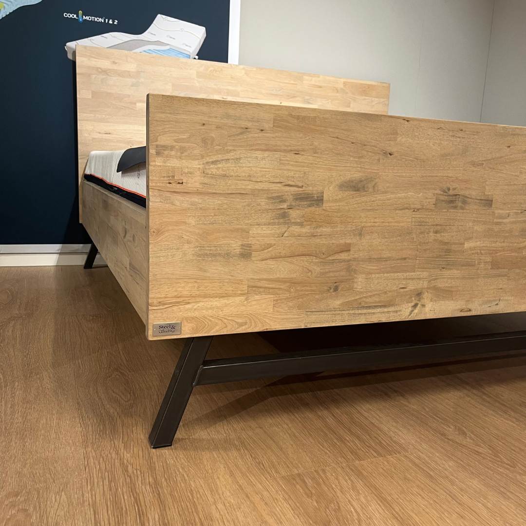 Showmodel Steel & Stockings Viggo - 180 x 200 cm