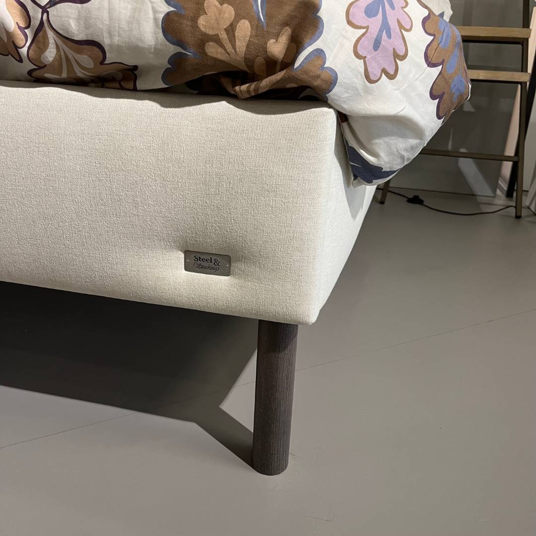 Showmodel Steel and Stockings Ledikant Lotta - 180 x 200 cm