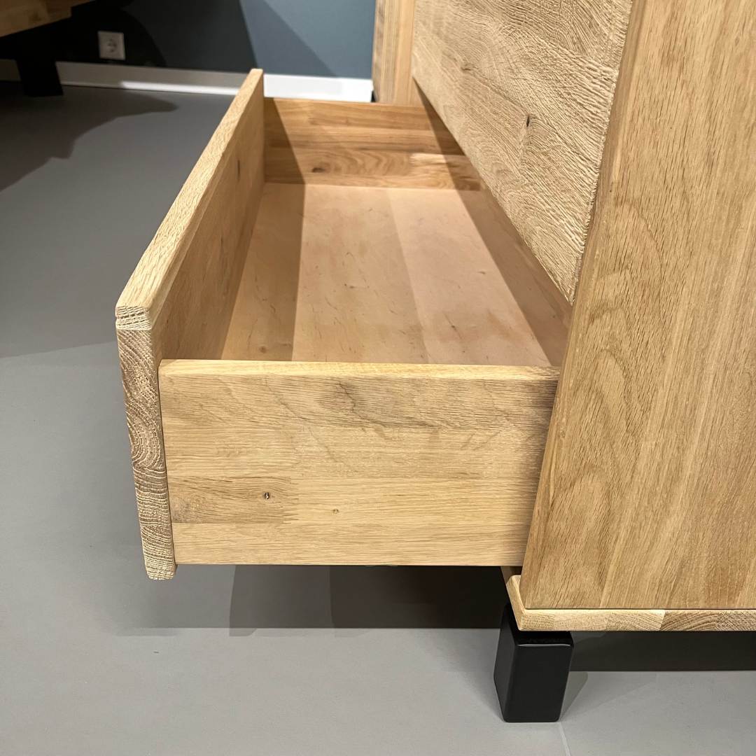 Showmodel Tjornbo commode 81 cm hoog