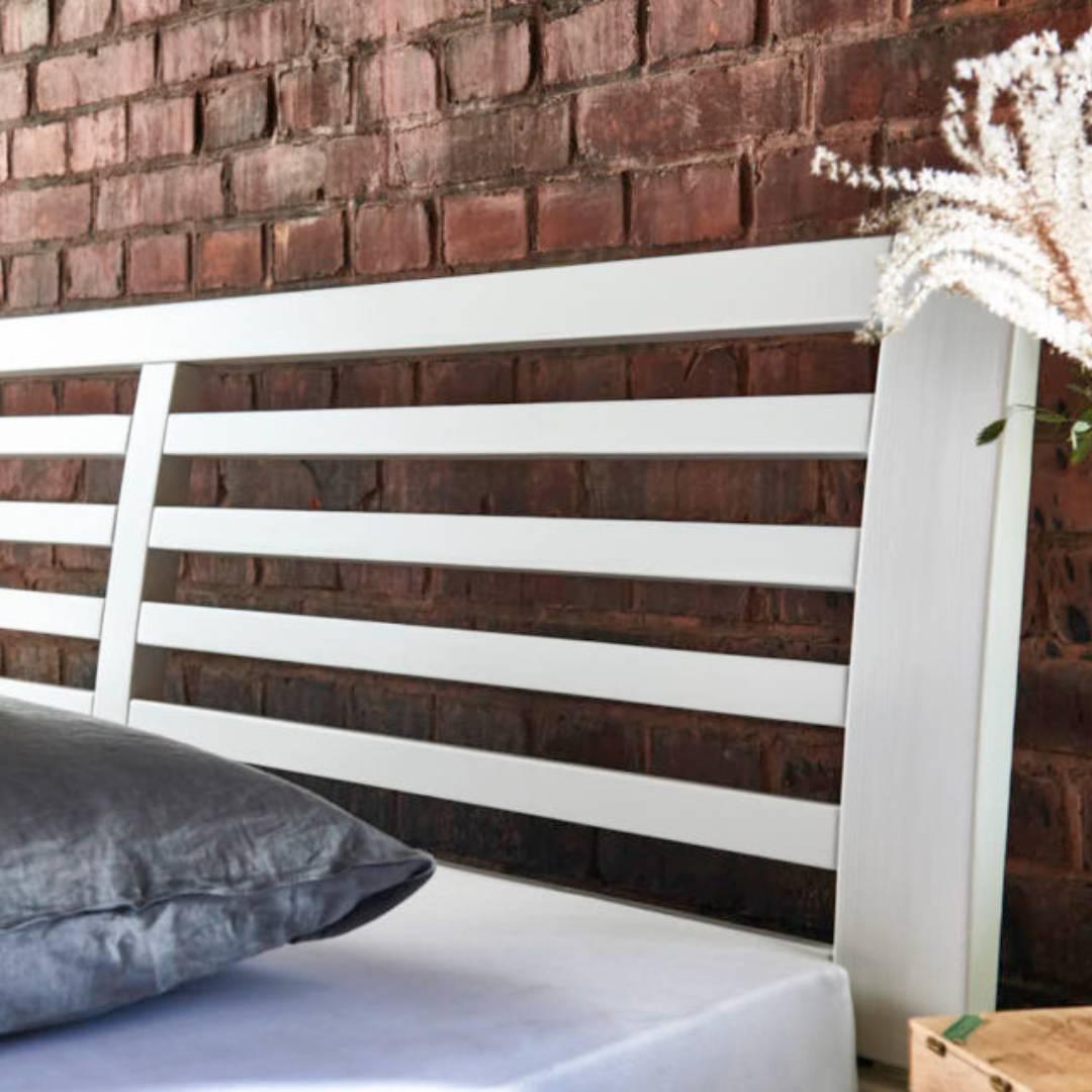 Tjornbo Easy Sleep met houten hoofdbord